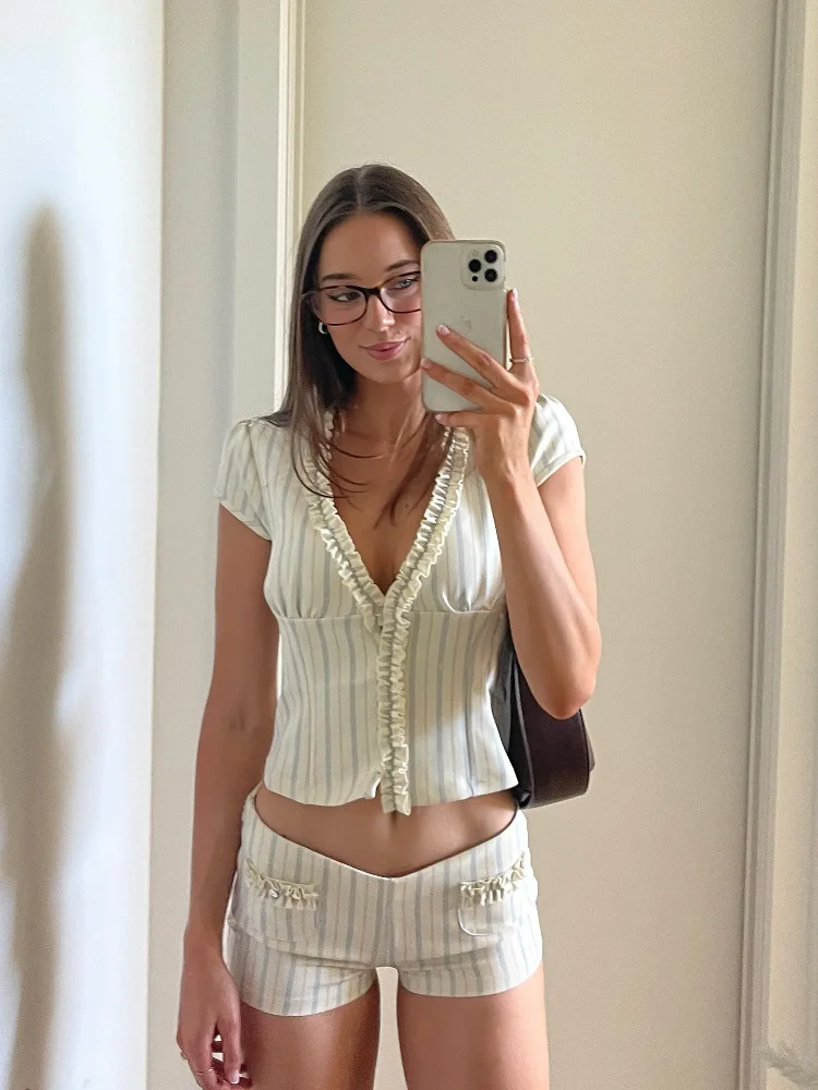 Striped Shorts Set for Women Chic Ruffled V-neck Single Breasted Short Sleeve Crop Top Suit 2026 New Lady Holiday 2-piece Outfit
Striped Shorts Set for Women Chic Ruffled V-neck Single Breasted Short Sleeve Crop Top Suit 2026 New Lady Holiday 2-piece Outfit