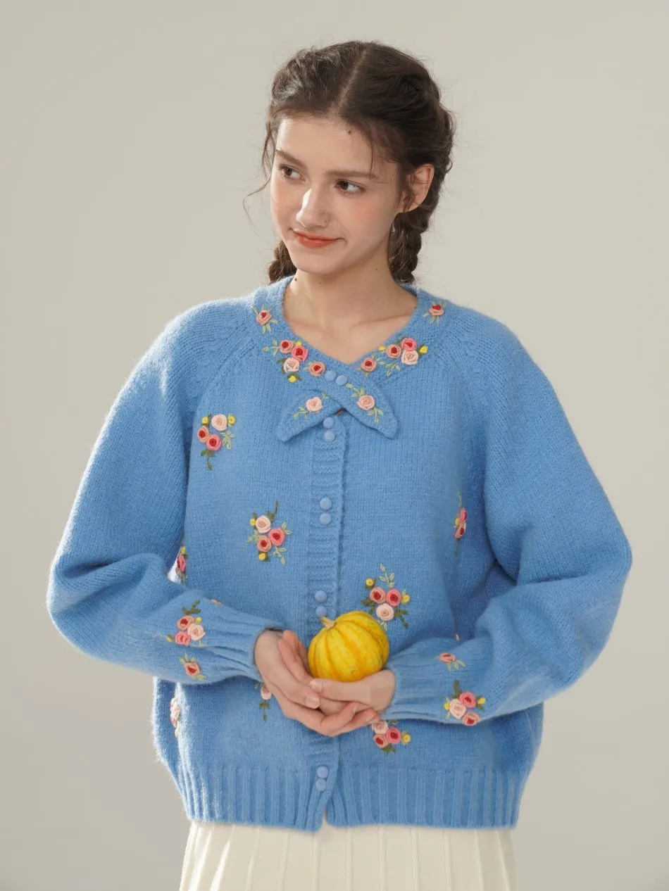 Кардиган-свитер с ручной вышивкой и узлами, женский, оригинальный дизайн, цвет Forest Green, свободный крой, французский стиль
Кардиган-свитер с ручной вышивкой и узлами, женский, оригинальный дизайн, цвет Forest Green, свободный крой, французский стиль