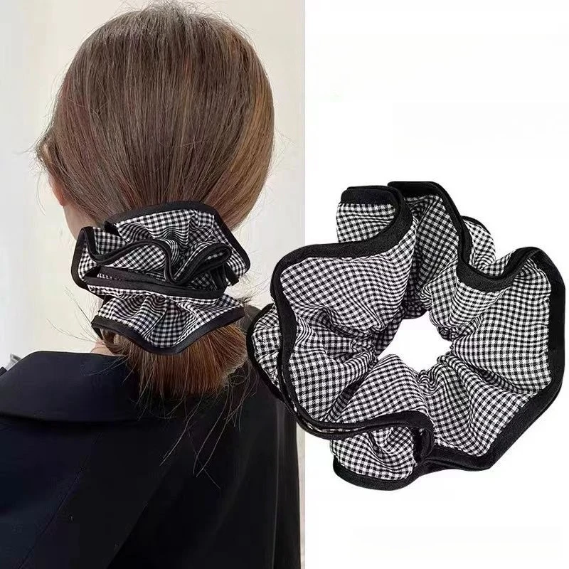Retro fashion large intestine hair band black and white plaid sweet strong pleated bud hair band head flower high-end hair rope
Retro fashion large intestine hair band black and white plaid sweet strong pleated bud hair band head flower high-end hair rope