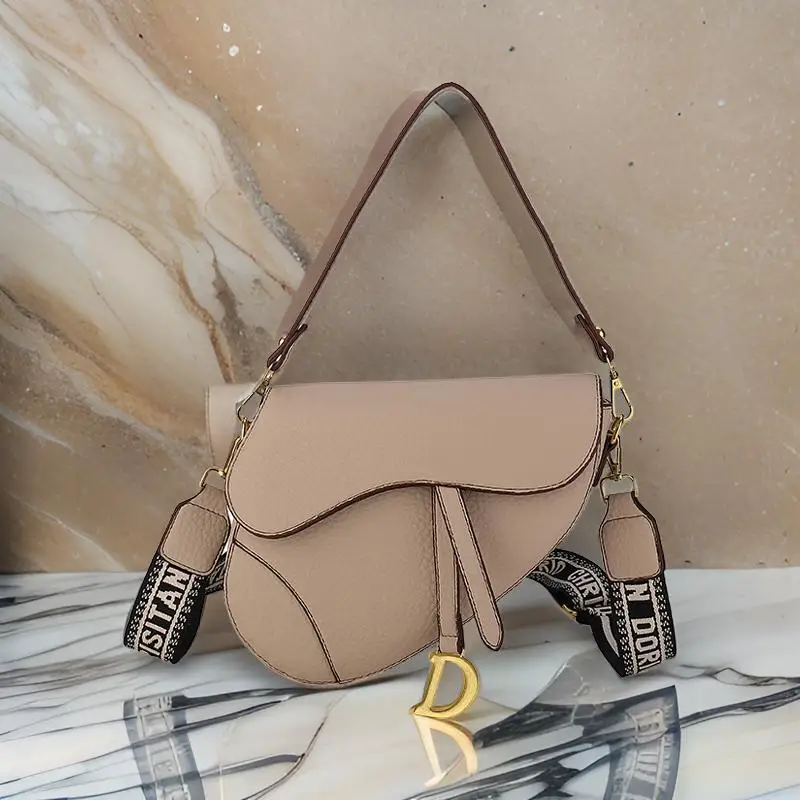 Классическая парижская модная сумка через плечо, высококачественный кожаный клатч с буквенным логотипом, модный минималистичный винтажный однотонный дизайн
Классическая парижская модная сумка через плечо, высококачественный кожаный клатч с буквенным логотипом, модный минималистичный винтажный однотонный дизайн