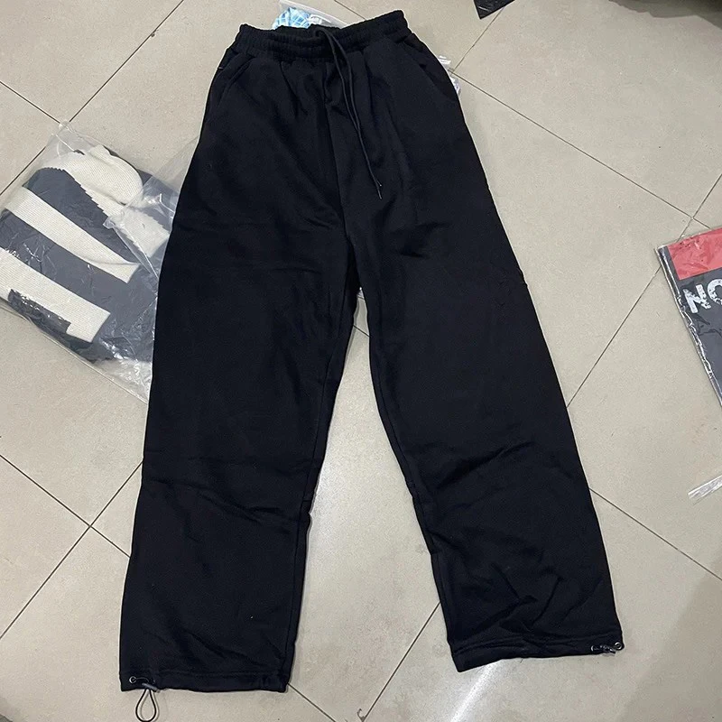 2026 Men Women Classic Patch Embroidery Stitching Logo Sweatpants Best Quality Cotton Oversized Jogger Drawstring Casual Pants
2026 Men Women Classic Patch Embroidery Stitching Logo Sweatpants Best Quality Cotton Oversized Jogger Drawstring Casual Pants