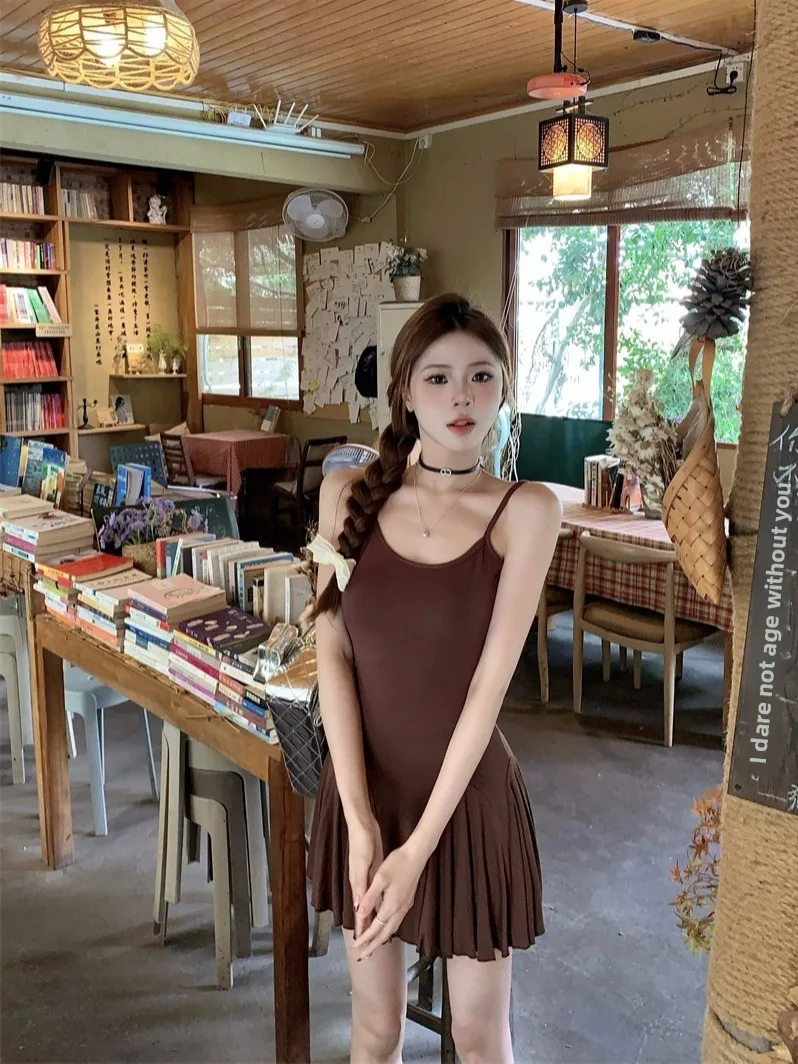 Платье Pure Desire серое с завязками на шее, плиссированное, женское, весеннее, короткое, с завышенной талией, стройнящее, А-силуэт, из полиэстера, в корейском стиле
Платье Pure Desire серое с завязками на шее, плиссированное, женское, весеннее, короткое, с завышенной талией, стройнящее, А-силуэт, из полиэстера, в корейском стиле