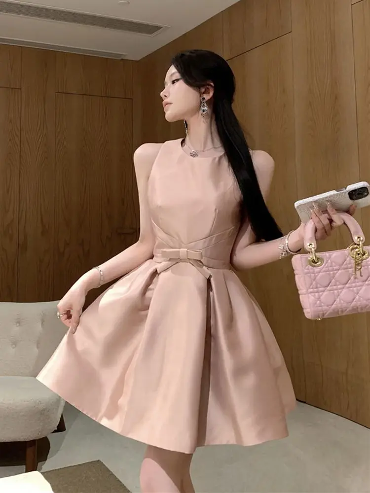 French Elegant Bow Sweet Slimming Sleeveless Black Birthday Dress for Women Summer Waist Cinched A-line Mini Dress for Women
French Elegant Bow Sweet Slimming Sleeveless Black Birthday Dress for Women Summer Waist Cinched A-line Mini Dress for Women