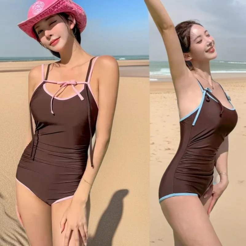 Ретро-купальник в корейском стиле с двойными бретелями и контрастными цветами для женщин, сексуальный дизайн для небольшой груди
Ретро-купальник в корейском стиле с двойными бретелями и контрастными цветами для женщин, сексуальный дизайн для небольшой груди