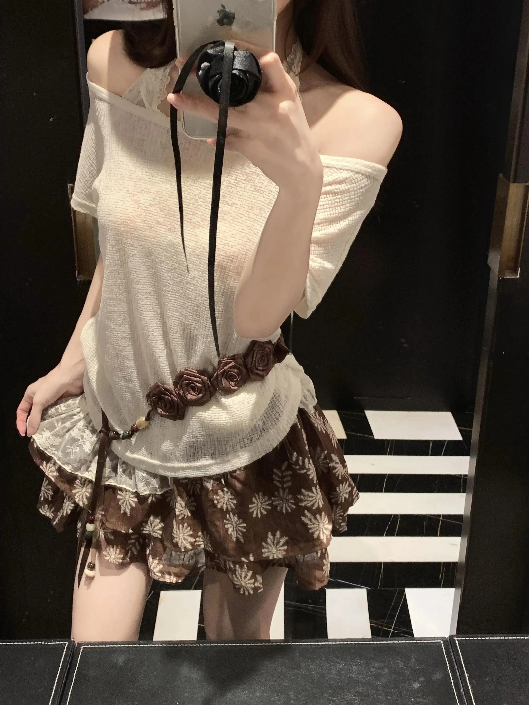 Retro Mermaid Style Women's Summer 2026 New Neck Hanging Sash T-shirt Print Short Skirt Belt Three-piece Set Fashionable Casu...
Retro Mermaid Style Women's Summer 2026 New Neck Hanging Sash T-shirt Print Short Skirt Belt Three-piece Set Fashionable Casu...