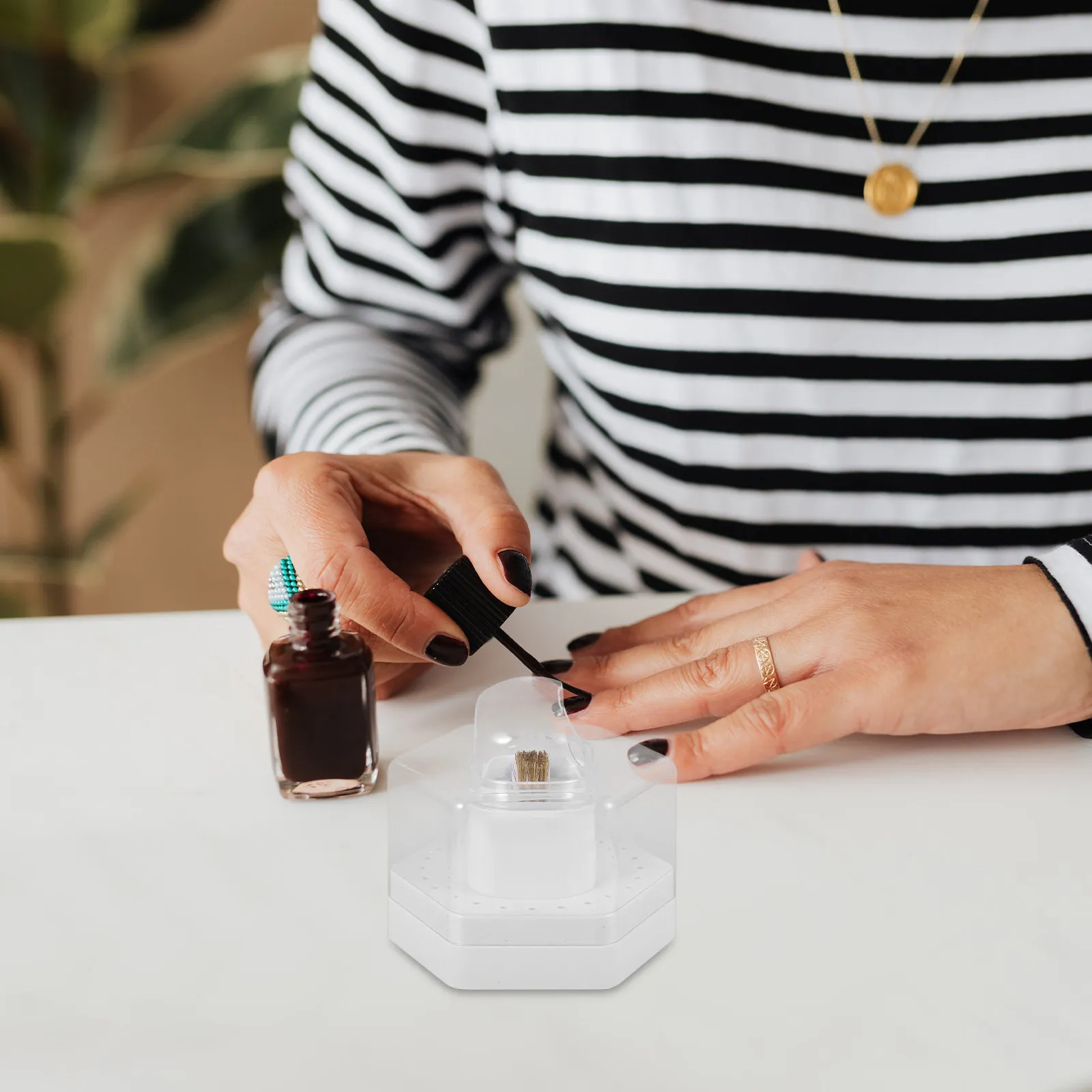 Nail Grinding Head Holder Storage Case with Multiple Slots for Nail Art Salon Organizing Clean Desktop Manicure Tool Display Box
Nail Grinding Head Holder Storage Case with Multiple Slots for Nail Art Salon Organizing Clean Desktop Manicure Tool Display Box