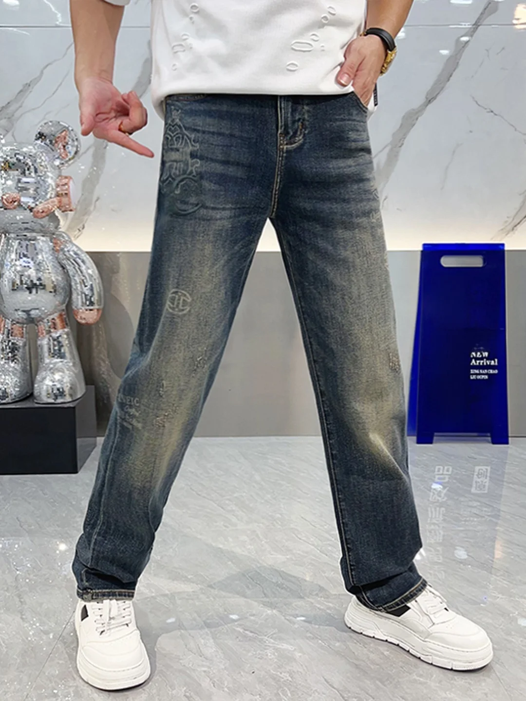 Faionable Straight Leg Men's Jeans Autumn Trendy Letter Print Heat Bri Wide Leg Long Trousers Comfortable Breathable Casu...
Faionable Straight Leg Men's Jeans Autumn Trendy Letter Print Heat Bri Wide Leg Long Trousers Comfortable Breathable Casu...