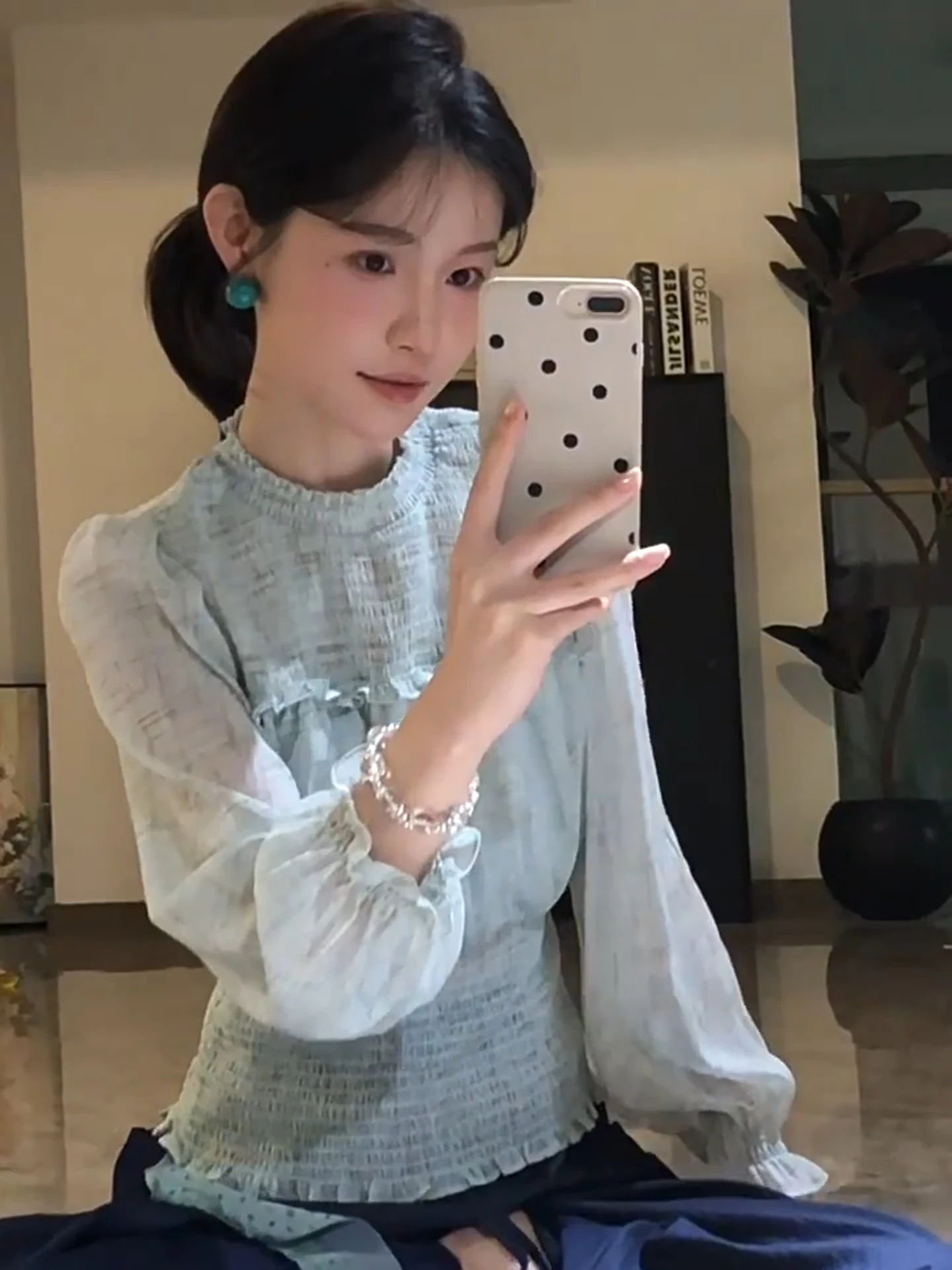 Mint Green Floral Print Bell Sleeve Shirt Women's Spring Fashion High Intelligence Sensation Mesh Chiffon Top Ear Mushroom Trim
Mint Green Floral Print Bell Sleeve Shirt Women's Spring Fashion High Intelligence Sensation Mesh Chiffon Top Ear Mushroom Trim