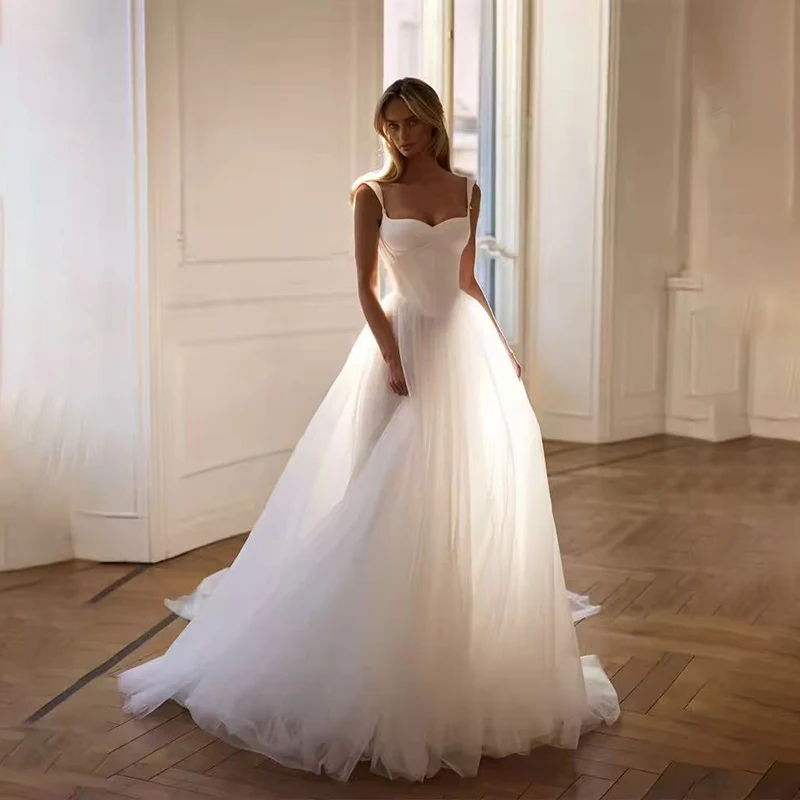 Customized Sweetheart Neckline Spaghetti Straps A-Line Splic Wedding Dress Lace-Up Back Floor-Length Sweep Train Gown For Bride
Customized Sweetheart Neckline Spaghetti Straps A-Line Splic Wedding Dress Lace-Up Back Floor-Length Sweep Train Gown For Bride