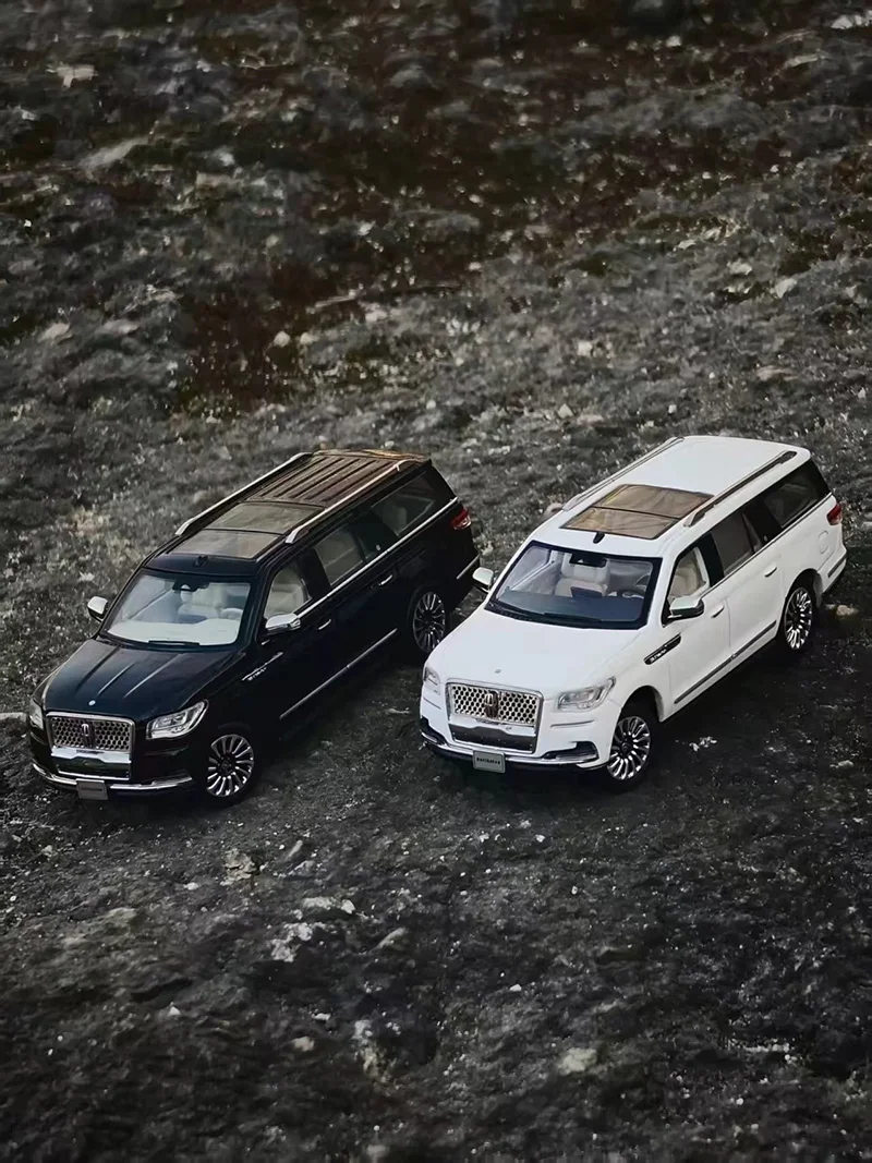 WTX 1/64 Lincoln Navigator SUV Model Alloy Simulation Car Model Ornament Souvenir Display Collection Hobby Gift
WTX 1/64 Lincoln Navigator SUV Model Alloy Simulation Car Model Ornament Souvenir Display Collection Hobby Gift