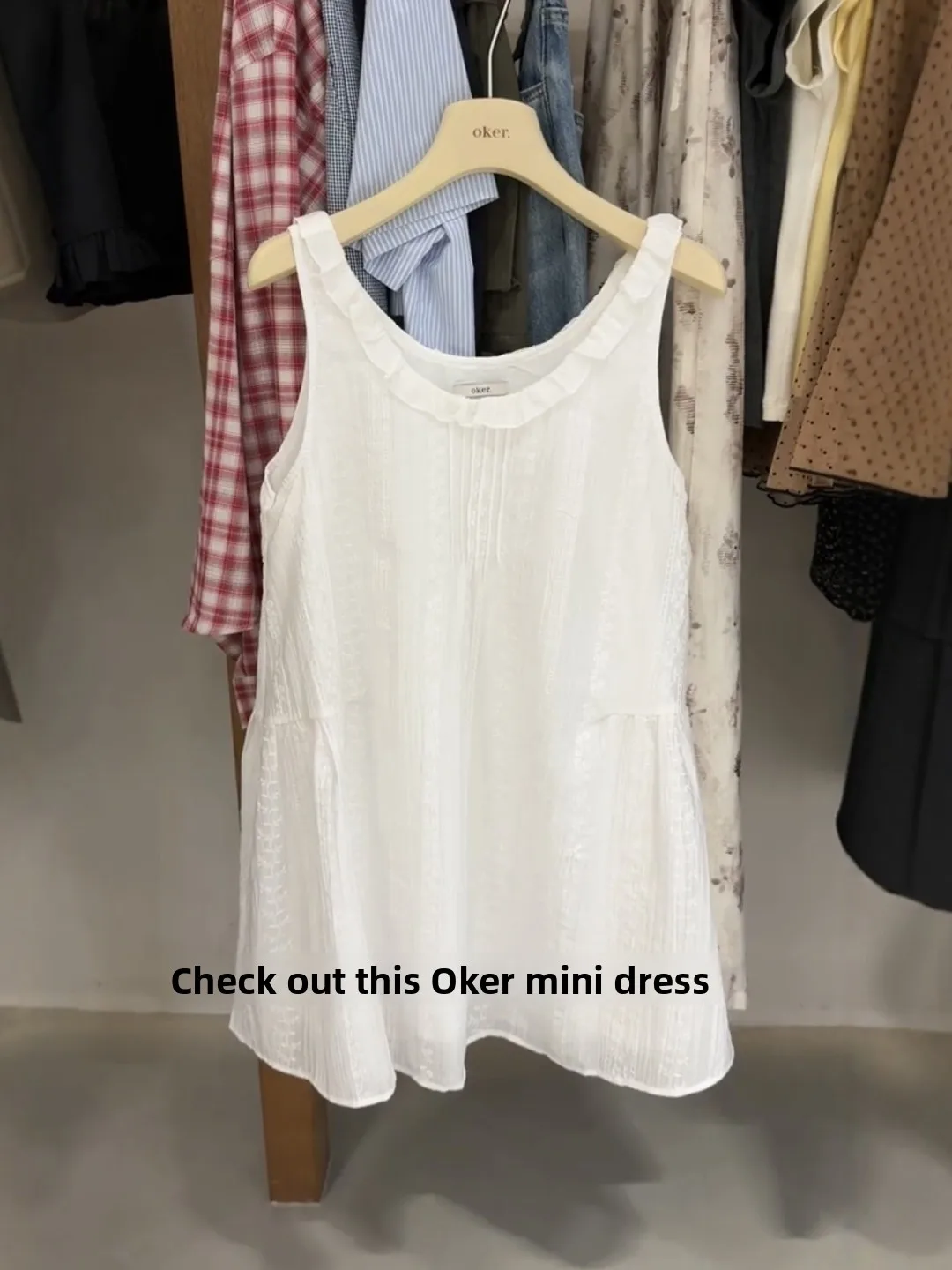 White Embroidered Lace Trim Halter Neck Sleeveless Top Women Summer Outdoor Lazy Sweet Unique Beautiful Shirt Commute Style
White Embroidered Lace Trim Halter Neck Sleeveless Top Women Summer Outdoor Lazy Sweet Unique Beautiful Shirt Commute Style