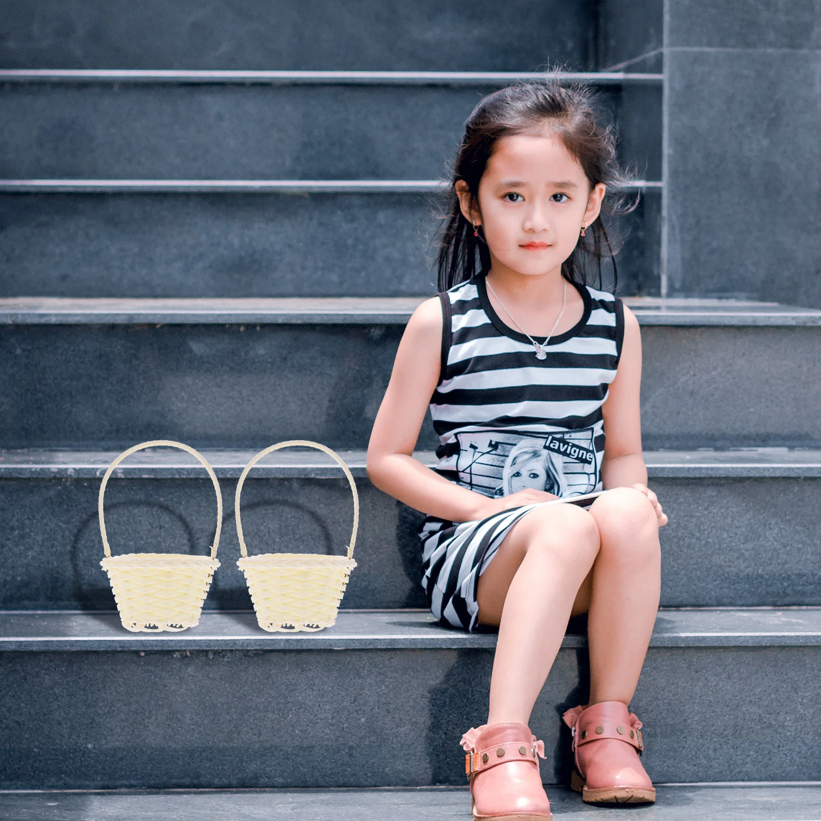 12Pcs Portable Picnic Basket Kids Woven Fruit Storage Multipurpose Outdoor Handle Baskets with Handles Picnic Basket
12Pcs Portable Picnic Basket Kids Woven Fruit Storage Multipurpose Outdoor Handle Baskets with Handles Picnic Basket