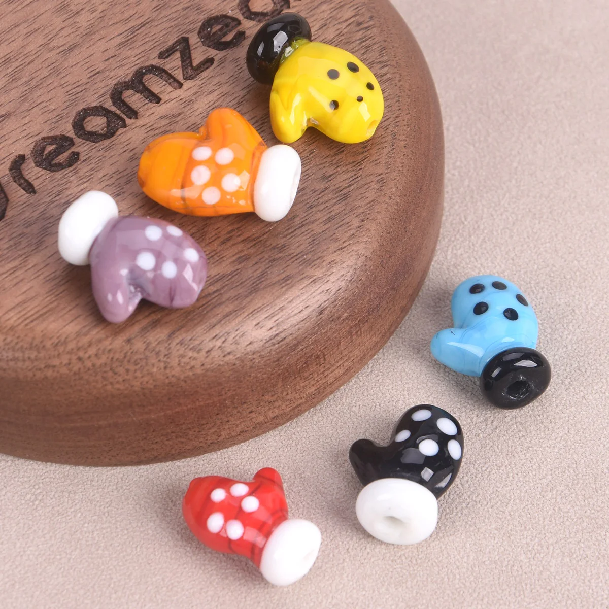 5pcs 18x14mm Glove Shape Handmade Lampwork Glass Loose Beads For Jewelry Making DIY Crafts Findings
5pcs 18x14mm Glove Shape Handmade Lampwork Glass Loose Beads For Jewelry Making DIY Crafts Findings