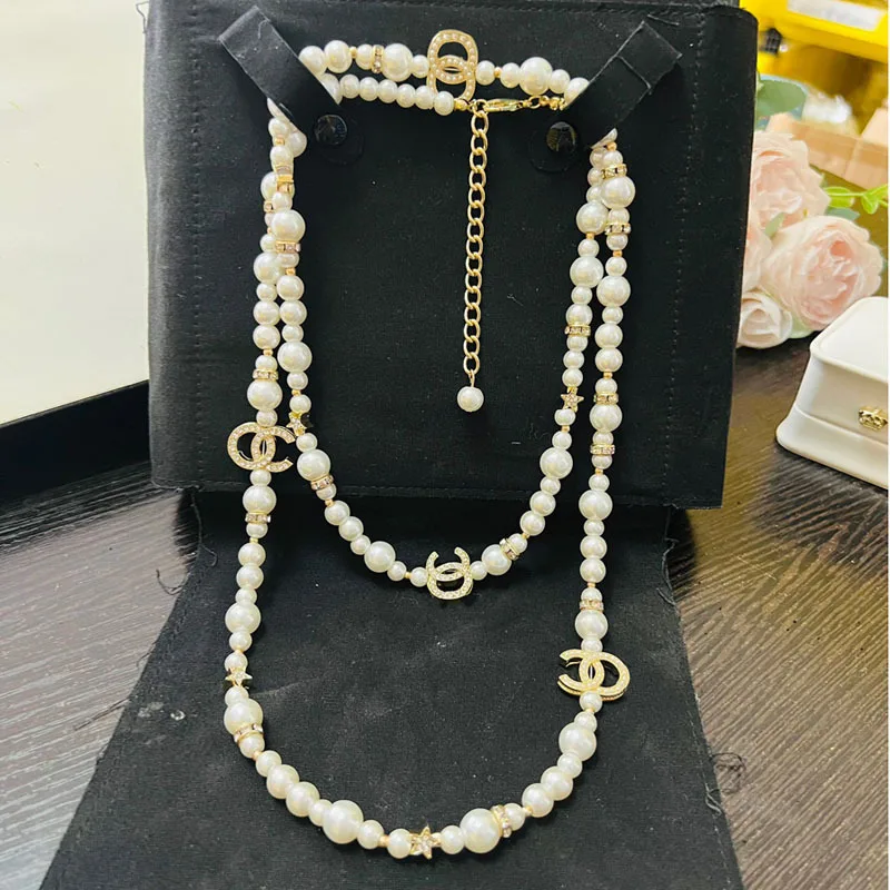 Xiaoxiangfeng European and American trend fashion letters pearl diamond long necklace sweater chain medium ancient style
Xiaoxiangfeng European and American trend fashion letters pearl diamond long necklace sweater chain medium ancient style