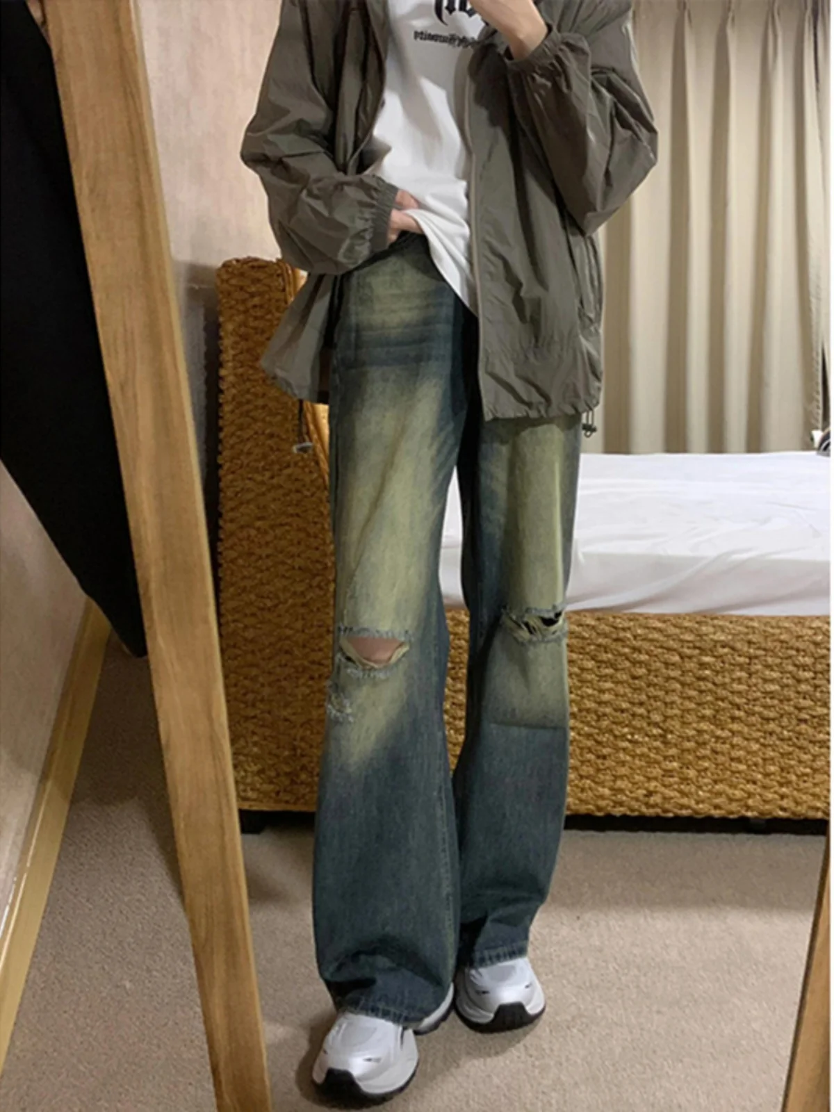 Retro Blue Men's Denim Jeans Summer High Street Loose Straight Leg Bell Bot with Hole Waed Cotton Polyester Blend
Retro Blue Men's Denim Jeans Summer High Street Loose Straight Leg Bell Bot with Hole Waed Cotton Polyester Blend