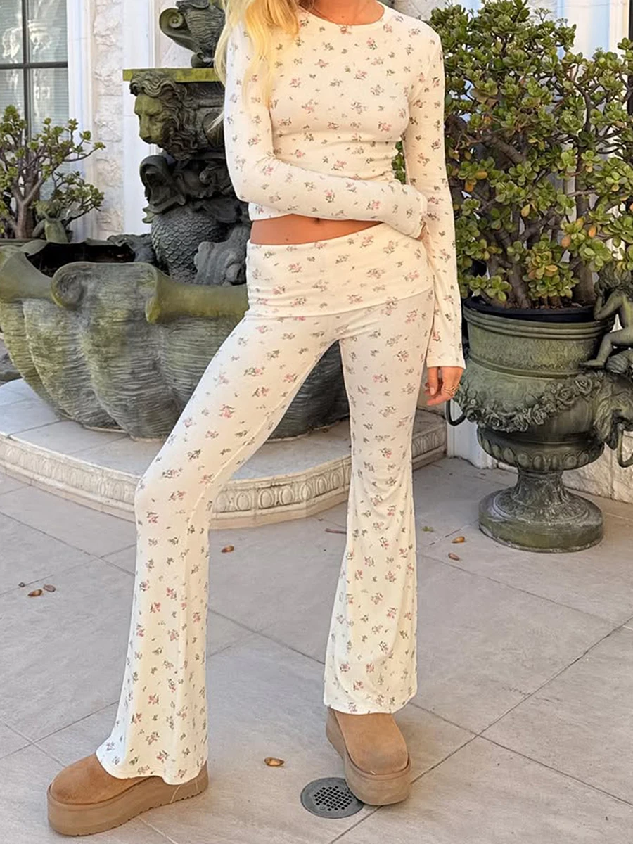 Women Two Piece Floral Print Outfits Spring Casual Long Sleeves Crop Tops and Elastic Flare Pants Set Daily Streetwear
Women Two Piece Floral Print Outfits Spring Casual Long Sleeves Crop Tops and Elastic Flare Pants Set Daily Streetwear