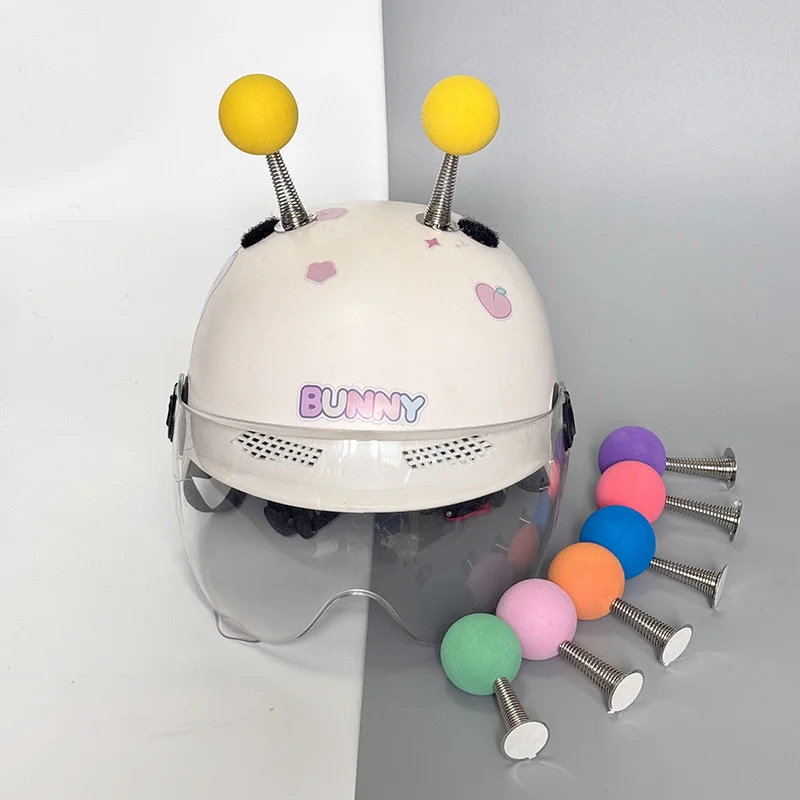 Декоративная наклейка на шлем в виде милой божьей коровки, не оставляющая следов, для украшения шлема или автомобиля.
Декоративная наклейка на шлем в виде милой божьей коровки, не оставляющая следов, для украшения шлема или автомобиля.