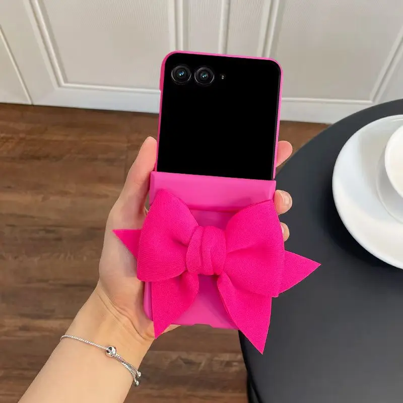 Fashion Rose Red 3D Knit Bow Phone Case for Motorola MOTO Razr 50 60 Razr 50 Ultra Razr Plus 2024 Razr 2024 Protective Cover
Fashion Rose Red 3D Knit Bow Phone Case for Motorola MOTO Razr 50 60 Razr 50 Ultra Razr Plus 2024 Razr 2024 Protective Cover