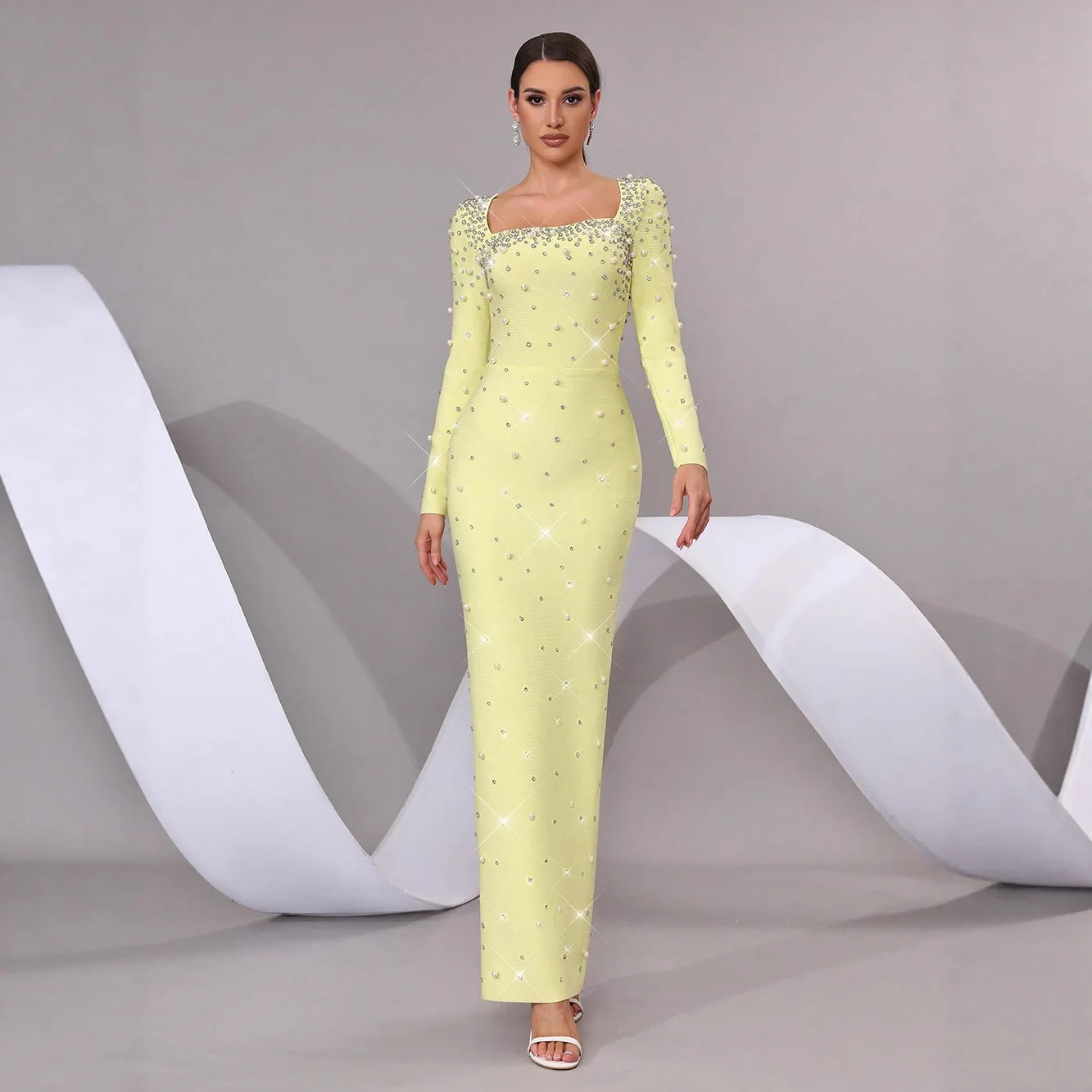 Beaded Strap Long Sleeve Square Neck Dress Women's Fashionable Gown Tight Fit Wrap Dress High Waist Winter Dress
Beaded Strap Long Sleeve Square Neck Dress Women's Fashionable Gown Tight Fit Wrap Dress High Waist Winter Dress