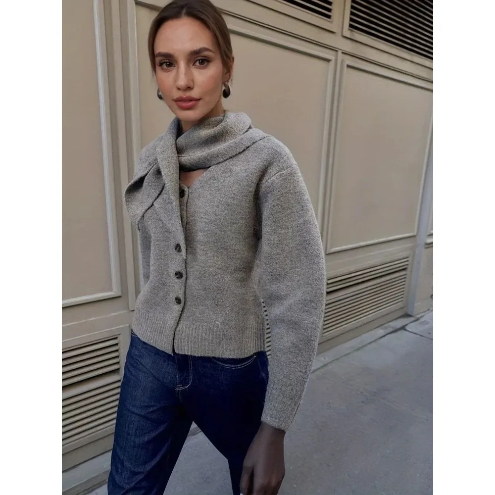 Женский кардиган с шарфом, V-образный вырез, длинный рукав, приталенный крой, зимний, модель 206, модный женский свитер, женская одежда
Женский кардиган с шарфом, V-образный вырез, длинный рукав, приталенный крой, зимний, модель 206, модный женский свитер, женская одежда