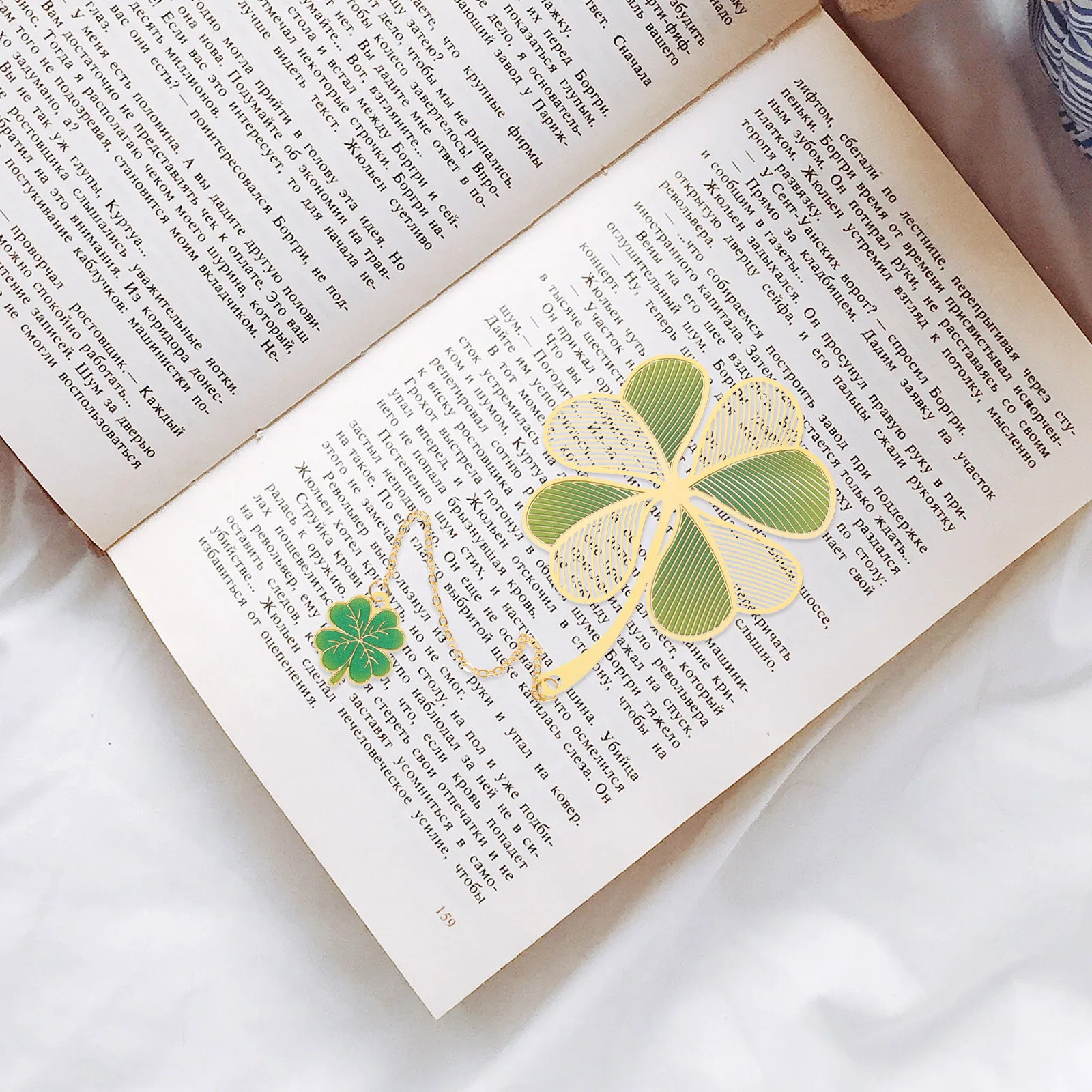 Brass Bookmark Metal Book Marker with Chain Vintage Page Marker for Reading Lovers Elegant Decorative Bookmark Chinese Style
Brass Bookmark Metal Book Marker with Chain Vintage Page Marker for Reading Lovers Elegant Decorative Bookmark Chinese Style