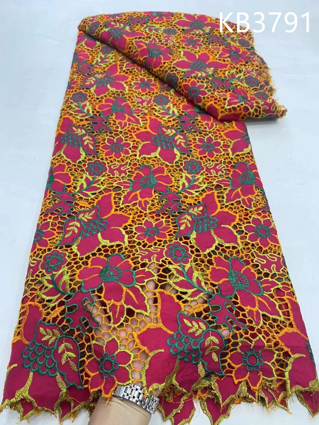 Nigerian Water Solube Sequins Cotton Embroidery Lace Fabrics 2024 High Quality Cord Guipure Lace Fabric For African Dress KB3791
Nigerian Water Solube Sequins Cotton Embroidery Lace Fabrics 2024 High Quality Cord Guipure Lace Fabric For African Dress KB3791