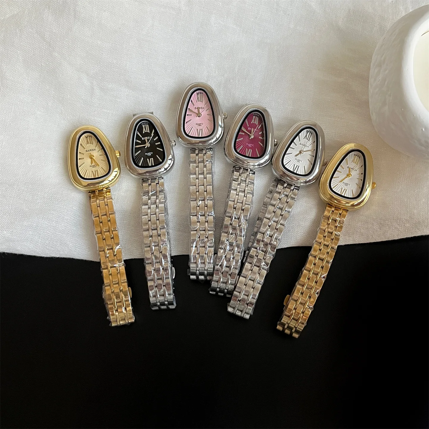 IEKE Silver Snake Head Steel Strip Watch for Women, Niche, Light Luxury, Simple, Retro, High-end Quartz Watch for Women Medieval
IEKE Silver Snake Head Steel Strip Watch for Women, Niche, Light Luxury, Simple, Retro, High-end Quartz Watch for Women Medieval