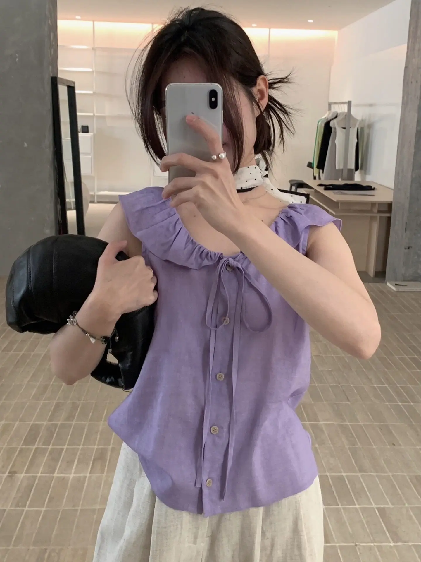 Slimming Cotton Linen Vest with Pleated Neck Design Gentle Style Women's Fashion Summer Shirt No Sleeve Button Closure Regula...
Slimming Cotton Linen Vest with Pleated Neck Design Gentle Style Women's Fashion Summer Shirt No Sleeve Button Closure Regula...
