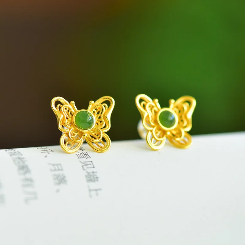 Серьги из стерлингового серебра 925 пробы с золотым филигранным узором и нефритом Хэтянь, с сертификатом, в форме бабочек, новые, в китайском дворцовом стиле, нефритовые украшения
Серьги из стерлингового серебра 925 пробы с золотым филигранным узором и нефритом Хэтянь, с сертификатом, в форме бабочек, новые, в китайском дворцовом стиле, нефритовые украшения