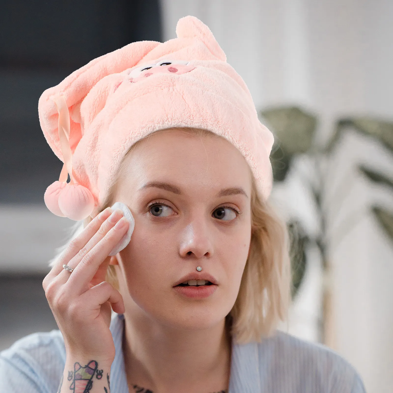 Cartoon Hair Drying Towel Cap Thickened Coral Fleece Fast Absorbing Lightweight Comfortable Hair Wrap for Adults Kids Shower Use
Cartoon Hair Drying Towel Cap Thickened Coral Fleece Fast Absorbing Lightweight Comfortable Hair Wrap for Adults Kids Shower Use