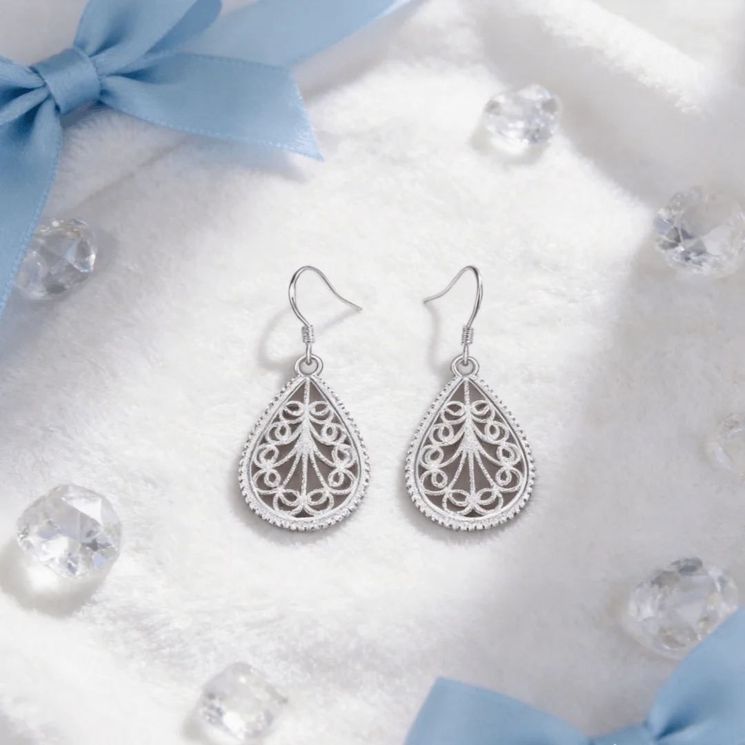 New arrive fashion 925 Sterling Silver Earrings for Women creative carved drop shape Holiday gifts party wedding Jewelry Gifts
New arrive fashion 925 Sterling Silver Earrings for Women creative carved drop shape Holiday gifts party wedding Jewelry Gifts