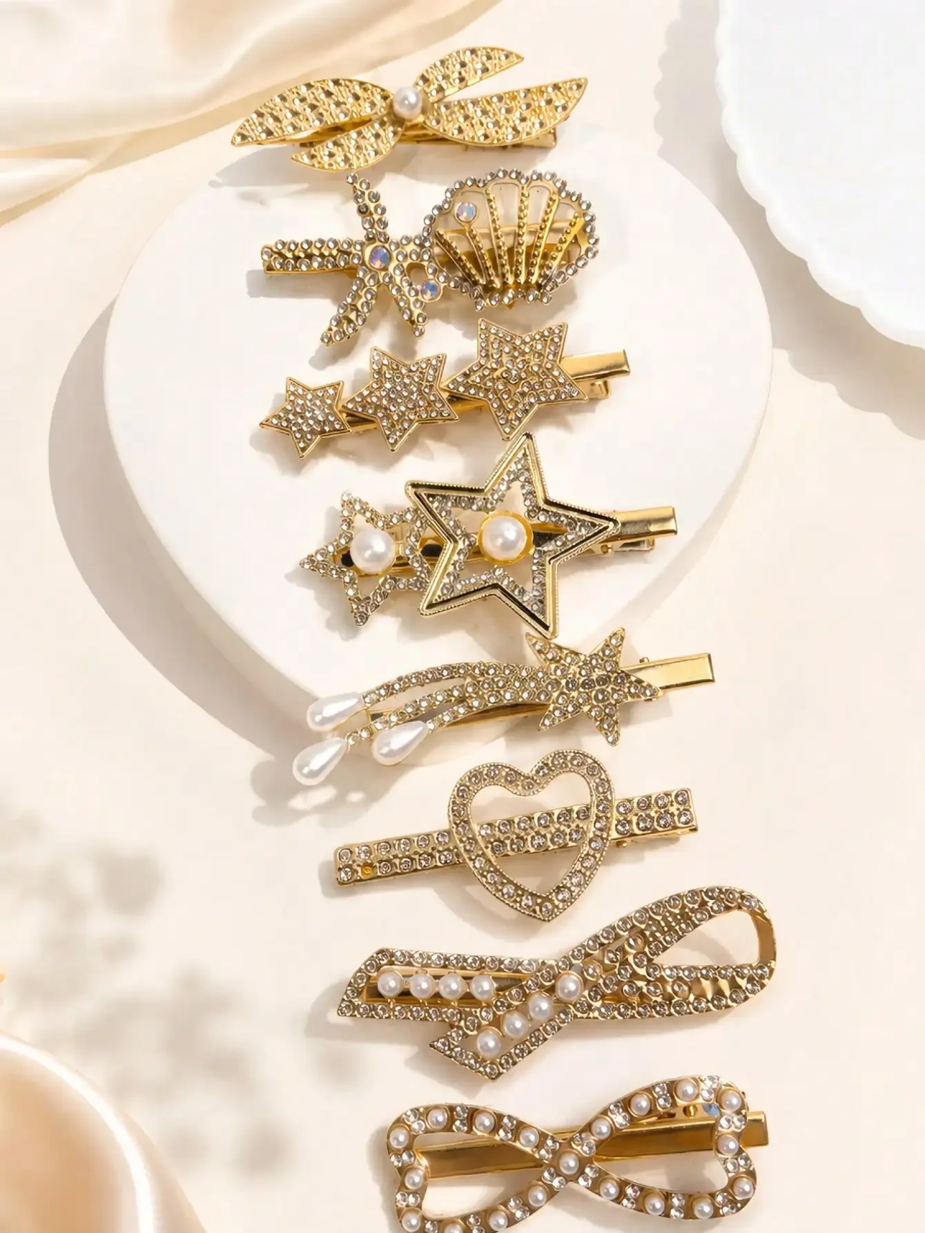 8pcs Women's Solid Color Faux Pearl Crystal Hair Clips, Large Size Hair Pins, Retro Elegant Style, Multi-Purpose Design, Gold Hair Accessories, Women's Accessories, Back To School Hair Decor, Halloween Decoration, Party Styling
8pcs Women's Solid Color Faux Pearl Crystal Hair Clips, Large Size Hair Pins, Retro Elegant Style, Multi-Purpose Design, Gold Hair Accessories, Women's Accessories, Back To School Hair Decor, Halloween Decoration, Party Styling