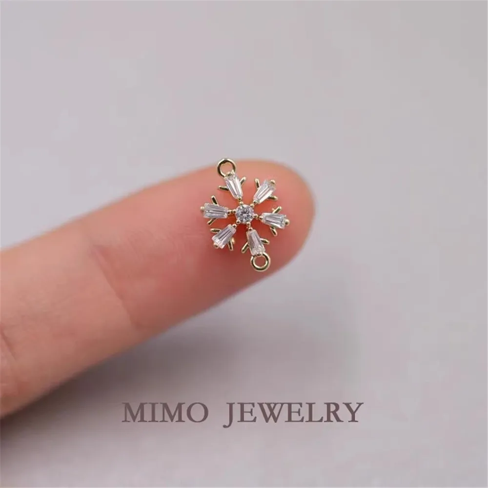 1PCS Gold-plated Snowflake Zircon Micro-inlaid Double-ring Pendant, Copper Plated with 14k Real Gold, DIY Handcrafted Accessory
1PCS Gold-plated Snowflake Zircon Micro-inlaid Double-ring Pendant, Copper Plated with 14k Real Gold, DIY Handcrafted Accessory