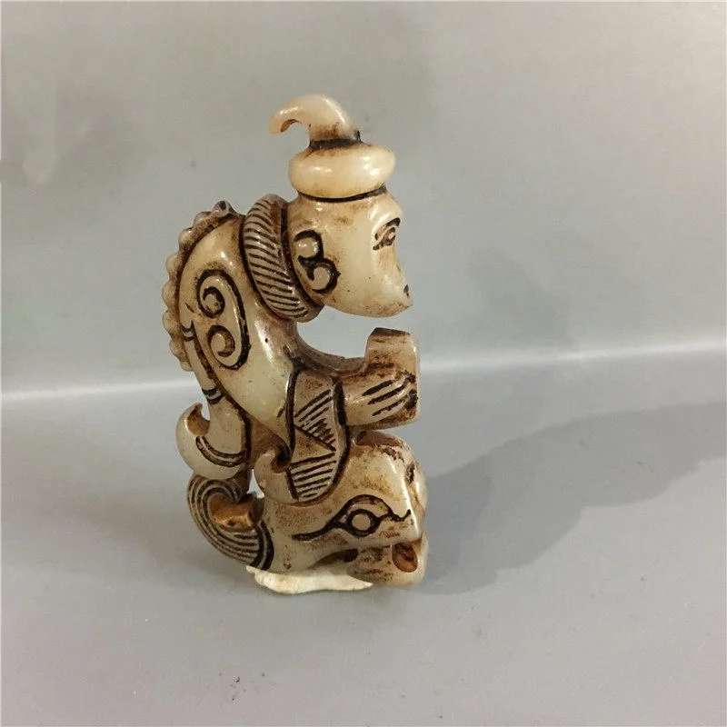 Antique jade carving old jade Xiuyu figures sculptures hanging ornaments handles piece folk art collecting handicrafts
Antique jade carving old jade Xiuyu figures sculptures hanging ornaments handles piece folk art collecting handicrafts