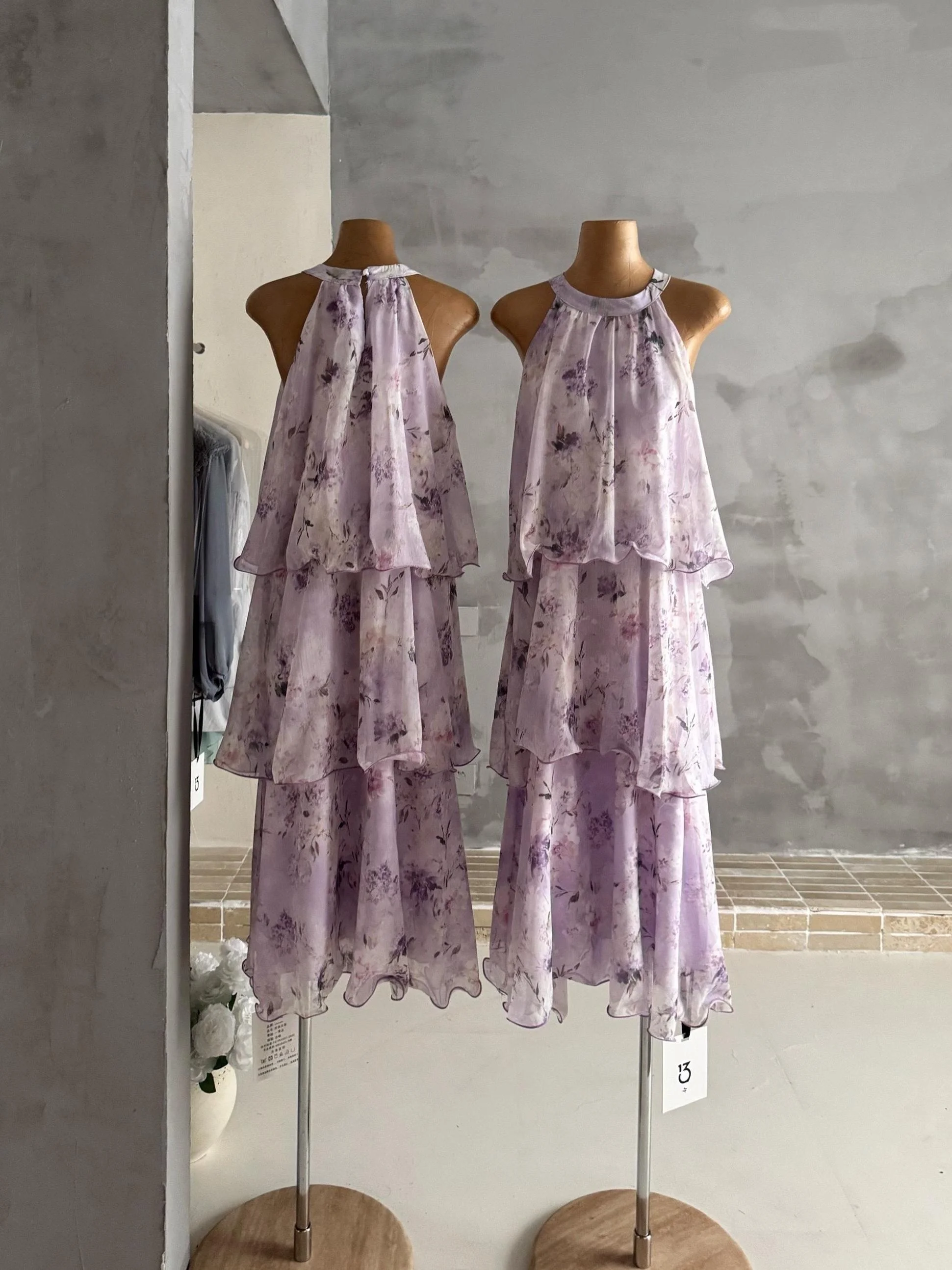 13STDIO2026 Women's High-Definition Version Floral Hanging Neck Multi-Layered Dress Summer Vacation Style Sleeveless Loose Fit
13STDIO2026 Women's High-Definition Version Floral Hanging Neck Multi-Layered Dress Summer Vacation Style Sleeveless Loose Fit