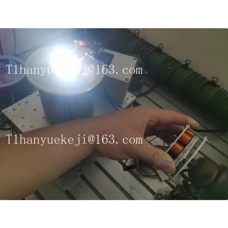 Miniature Disc-Type Iron-Core Generator Strong Magnetic Low-Speed High Power Generation Multi-Pole Three-Phase AC Generator
Miniature Disc-Type Iron-Core Generator Strong Magnetic Low-Speed High Power Generation Multi-Pole Three-Phase AC Generator