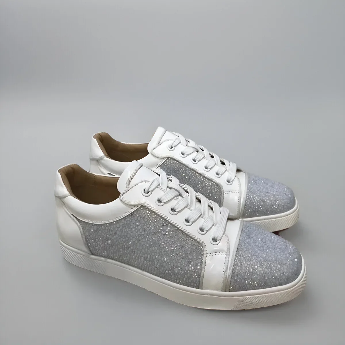 Luxury Brand Low Top Red Bottom Shoes For Men Trainers Driving Spiked White Genuine Leather Women Rivets Crystal Flats Sneaker
Luxury Brand Low Top Red Bottom Shoes For Men Trainers Driving Spiked White Genuine Leather Women Rivets Crystal Flats Sneaker