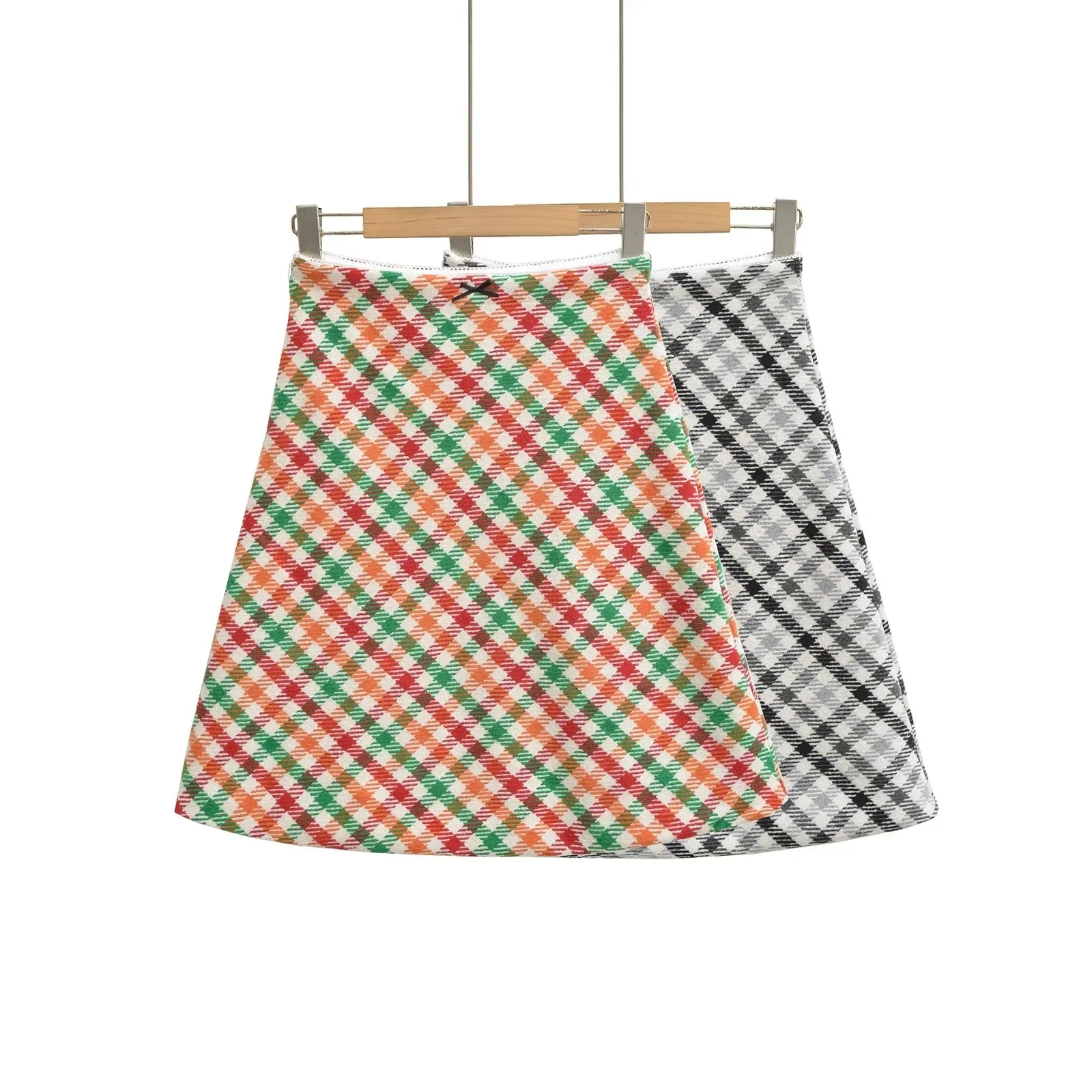 Fashionable Retro High Waist Plaid A-Line Skirt Color Block Slimming Midi Skirt for Ladies Spring Autumn Season
Fashionable Retro High Waist Plaid A-Line Skirt Color Block Slimming Midi Skirt for Ladies Spring Autumn Season