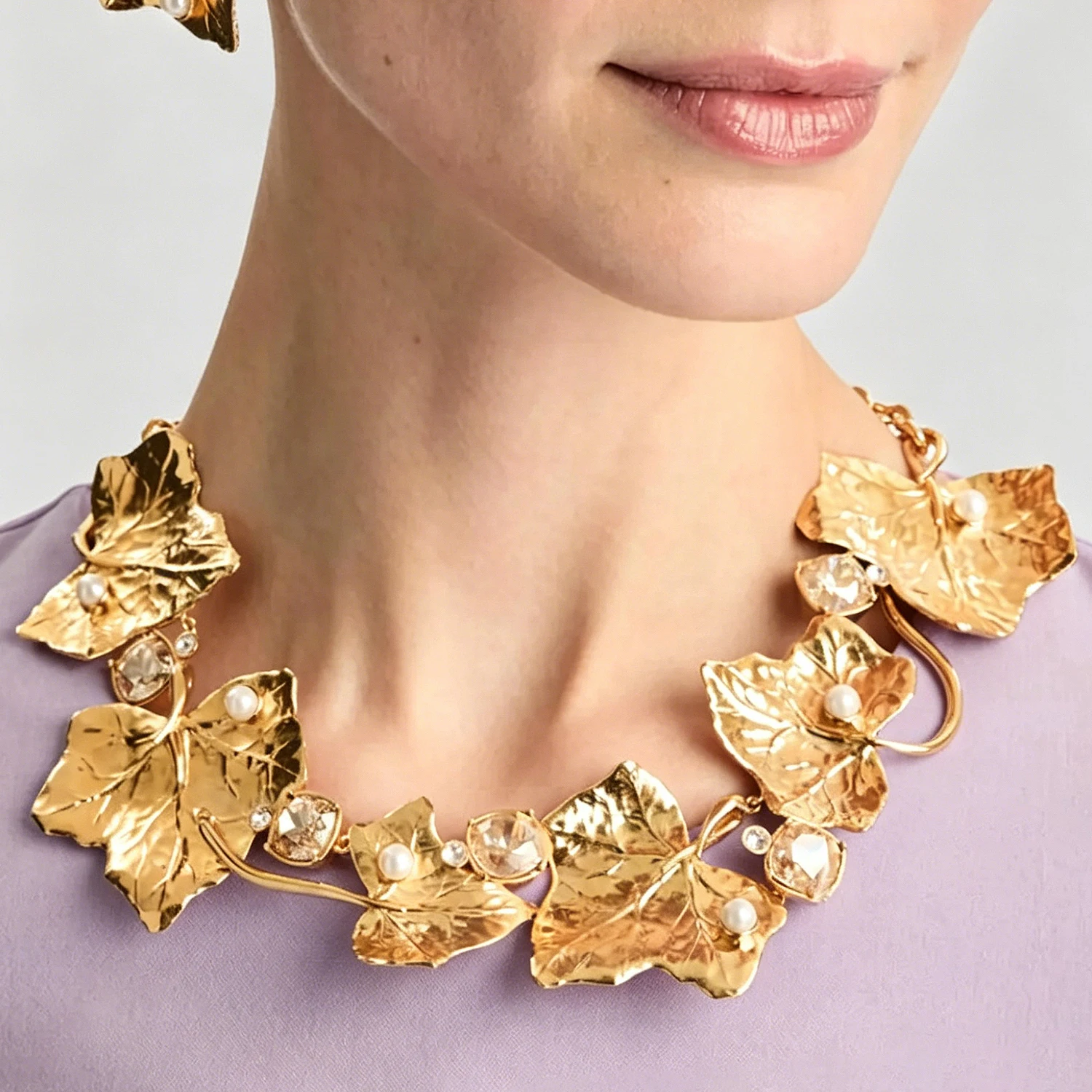 Os Retro Luxury Ivy Vine Necklace,Exaggerated Gold-plated Leaves High-end Temperament Delicate Clavicle Chain for Women Party
Os Retro Luxury Ivy Vine Necklace,Exaggerated Gold-plated Leaves High-end Temperament Delicate Clavicle Chain for Women Party