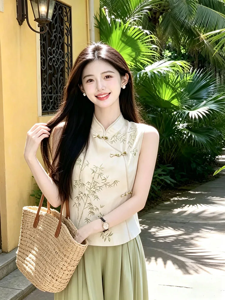 New Chinese Style Heavy Embroidery Bamboo Leaf Loose Fit Stand Collar Obi Top Women's Casual Fashion Summer Shirt
New Chinese Style Heavy Embroidery Bamboo Leaf Loose Fit Stand Collar Obi Top Women's Casual Fashion Summer Shirt