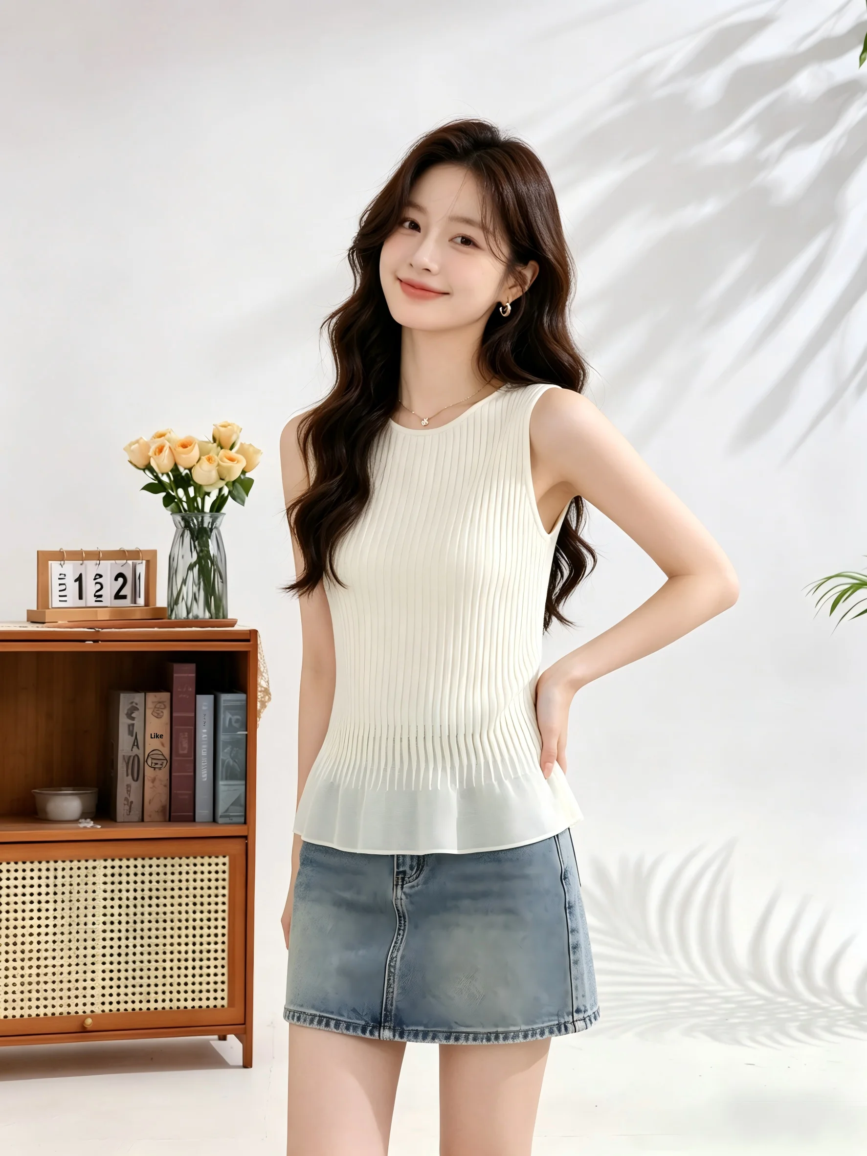Skin-friendly Breathable Knitted Vest Summer Pleated Ruffle Splice Slimming Short Top Korean Style round Neck Single Piece
Skin-friendly Breathable Knitted Vest Summer Pleated Ruffle Splice Slimming Short Top Korean Style round Neck Single Piece