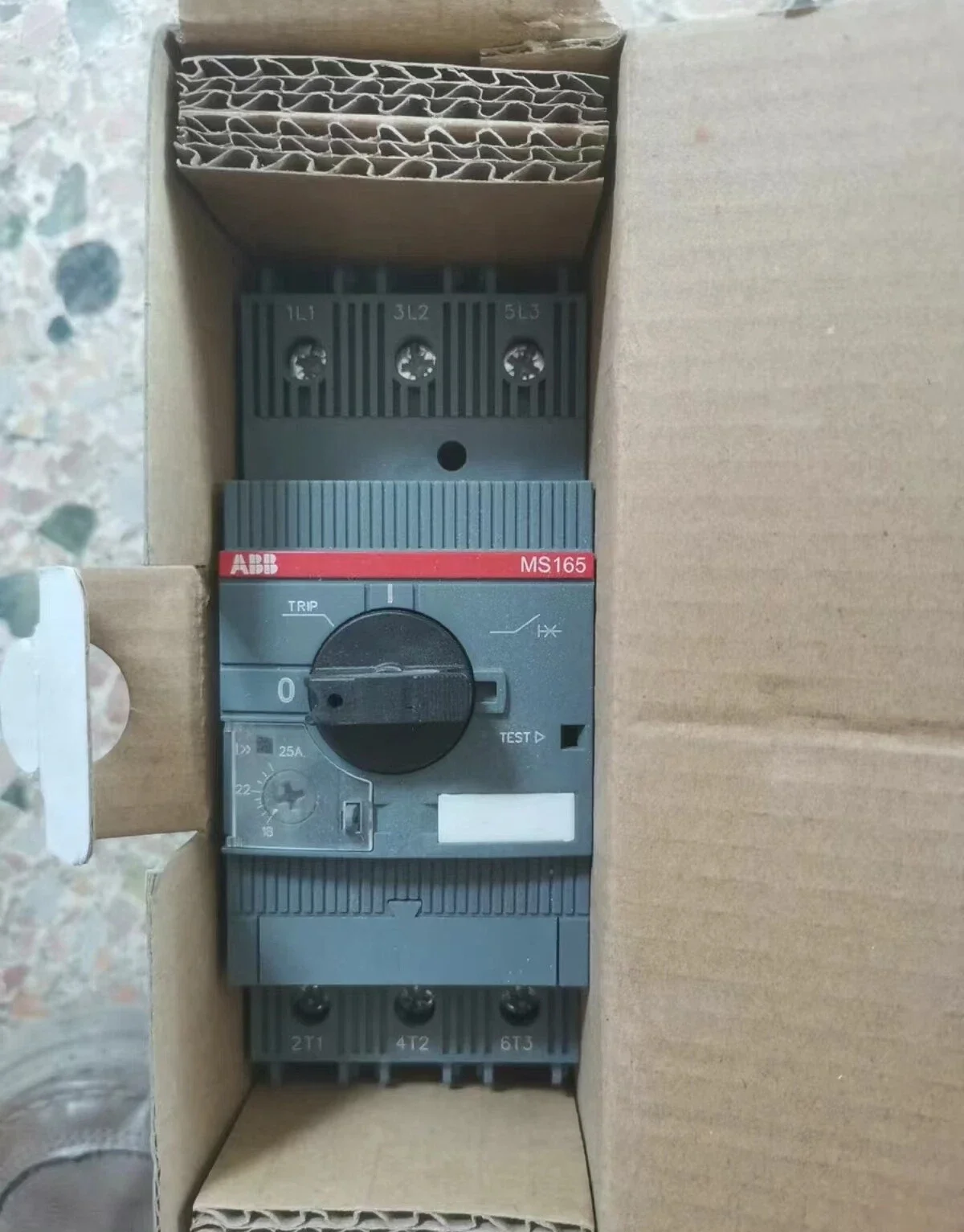 10157480 MS165-25 1SAM451000R1013 Ручной пускатель двигателя 18...25 А
10157480 MS165-25 1SAM451000R1013 Ручной пускатель двигателя 18...25 А