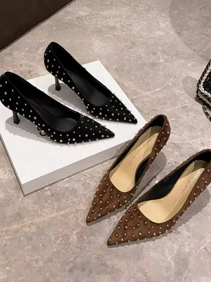 Fashion Rivet Women High Heels Luxury Velvet Banquet Bag Wedding Party Sexy Shoes Pointed Toe Thin Heel Pumps Shallow Shoes
Fashion Rivet Women High Heels Luxury Velvet Banquet Bag Wedding Party Sexy Shoes Pointed Toe Thin Heel Pumps Shallow Shoes