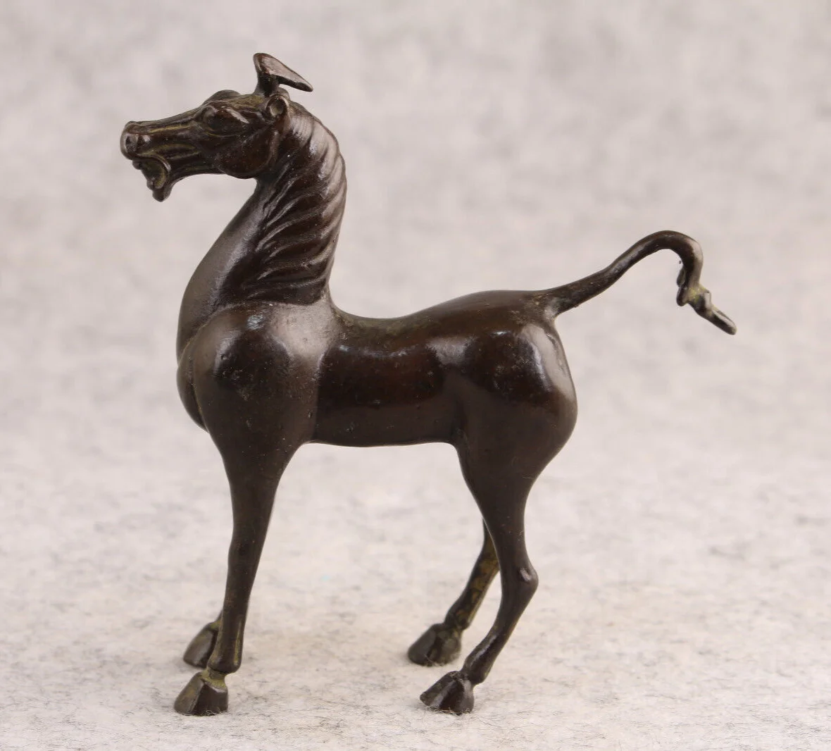 Fortune bronze horse Figure statue tea pet collectable table decor good stand
Fortune bronze horse Figure statue tea pet collectable table decor good stand