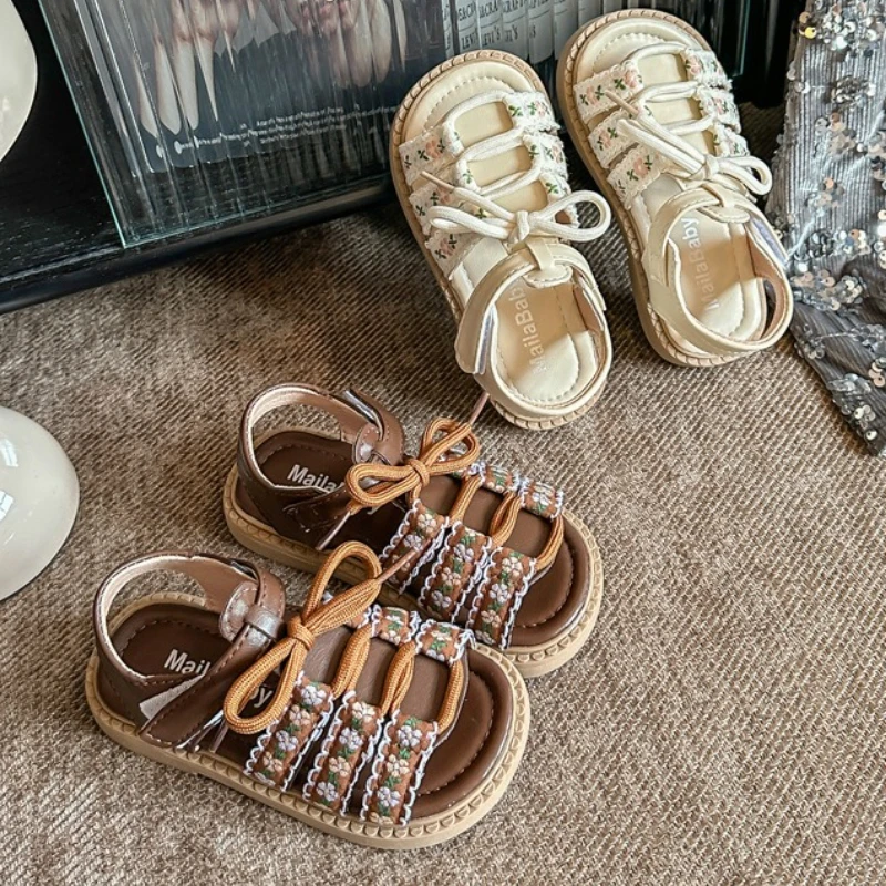 Summer Sandals New Fashion Simple Girl Shoe Anti Slip Soft Comfort Child Shoes Exquisite Elegant Anti Slip Retro Roman Shoe 2025
Summer Sandals New Fashion Simple Girl Shoe Anti Slip Soft Comfort Child Shoes Exquisite Elegant Anti Slip Retro Roman Shoe 2025