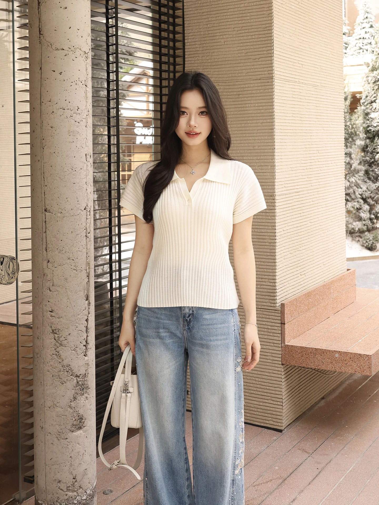 Lao Yang's Personal ME 2026 New Collar Women's Knitted Wool T-Shirt Fashionable Simple Short Sleeve Breathable Springwear
Lao Yang's Personal ME 2026 New Collar Women's Knitted Wool T-Shirt Fashionable Simple Short Sleeve Breathable Springwear
