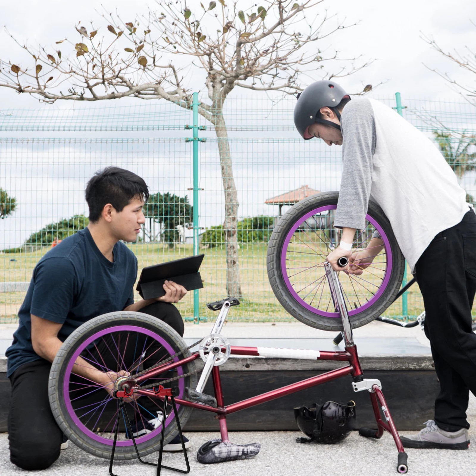 Professional Cycle Rack Durable Iron Frame Strong Bearing Capacity Stable Compact Size Folding Parking Rack Bike Stand
Professional Cycle Rack Durable Iron Frame Strong Bearing Capacity Stable Compact Size Folding Parking Rack Bike Stand