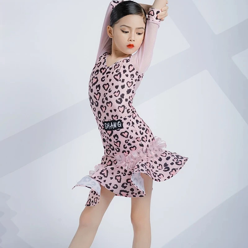 New 2026 Spring Latin Dance Training Costume Leopard Print Professional Competition Outfit Soft Stretch Daily Practice Slim Fit
New 2026 Spring Latin Dance Training Costume Leopard Print Professional Competition Outfit Soft Stretch Daily Practice Slim Fit