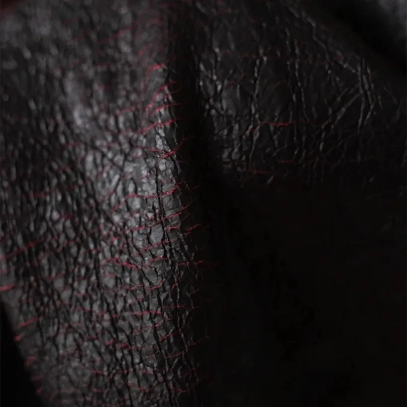 Черная треснутая кожа с красной основой, морщинистая текстурированная ткань для структурированного пальто, дизайнерский материал «сделай сам», ткань авангарда
Черная треснутая кожа с красной основой, морщинистая текстурированная ткань для структурированного пальто, дизайнерский материал «сделай сам», ткань авангарда