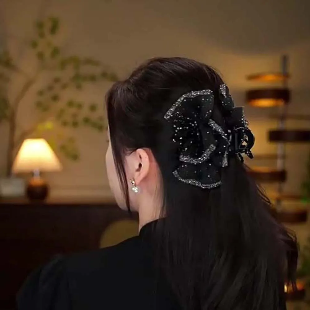 Fashion Beads Black Bow Shark Clip Elegant Cloth Shiny Rhinestone Hair Claw Headwear French Style Women Sequin Hairgrips Female
Fashion Beads Black Bow Shark Clip Elegant Cloth Shiny Rhinestone Hair Claw Headwear French Style Women Sequin Hairgrips Female